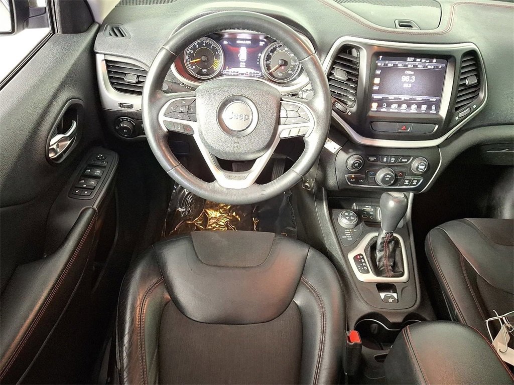 Used 2015 Jeep Cherokee Trailhawk w/ Cold Weather Group image 12