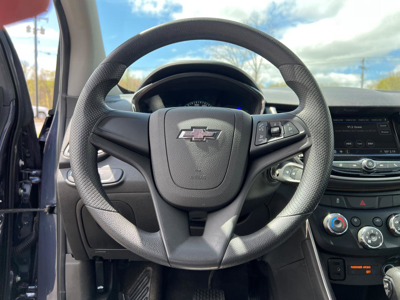 Used 2019 Chevrolet Trax LS w/ LPO, Protection Package FWD image 18