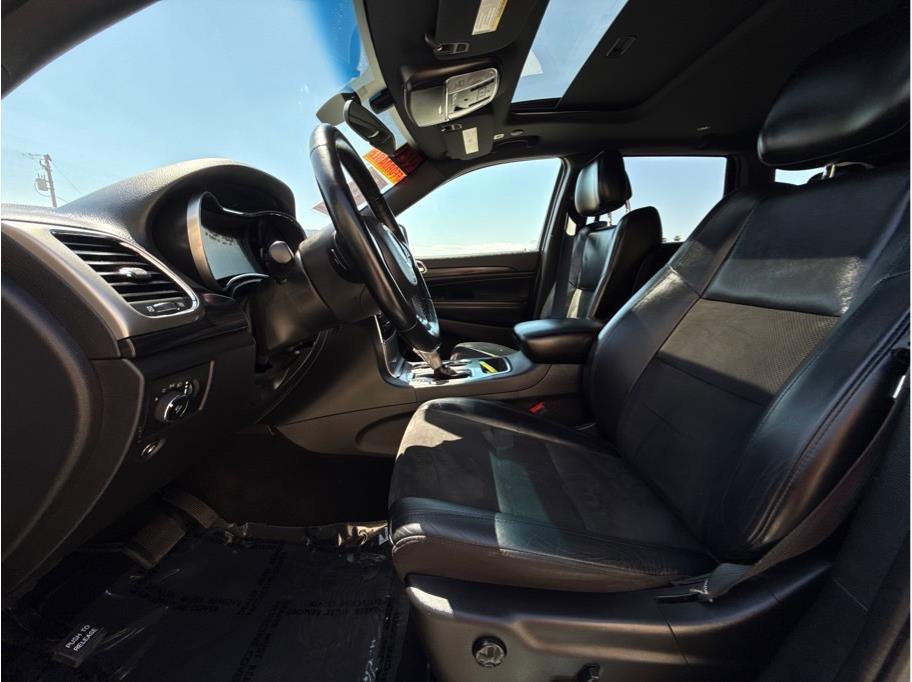 Used 2021 Jeep Grand Cherokee Laredo X image 5