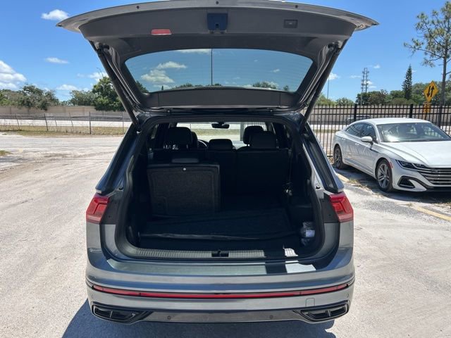 Used 2024 Volkswagen Tiguan SE R-Line FWD image 8