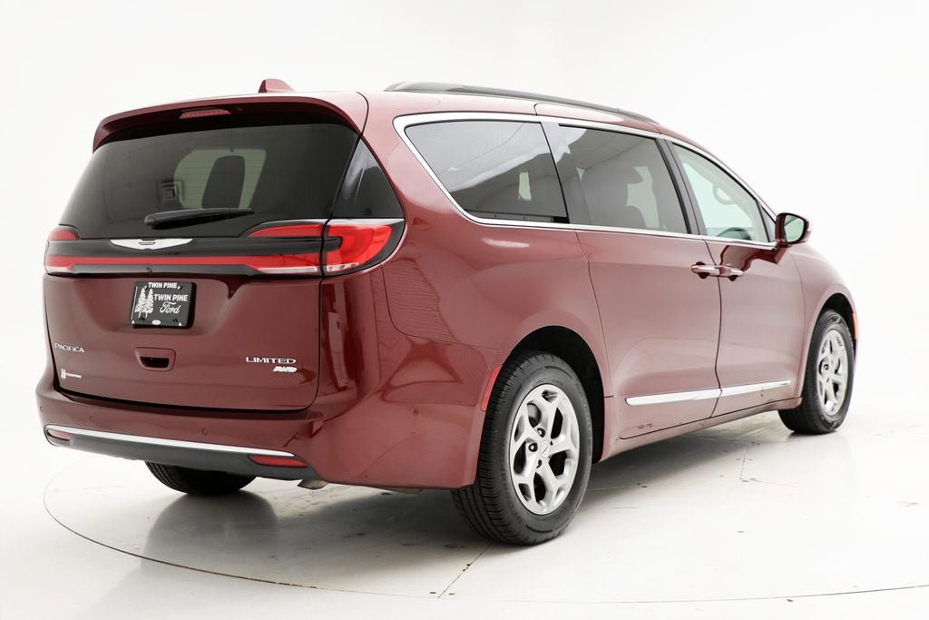 Used 2022 Chrysler Pacifica Limited AWD/4WD image 9