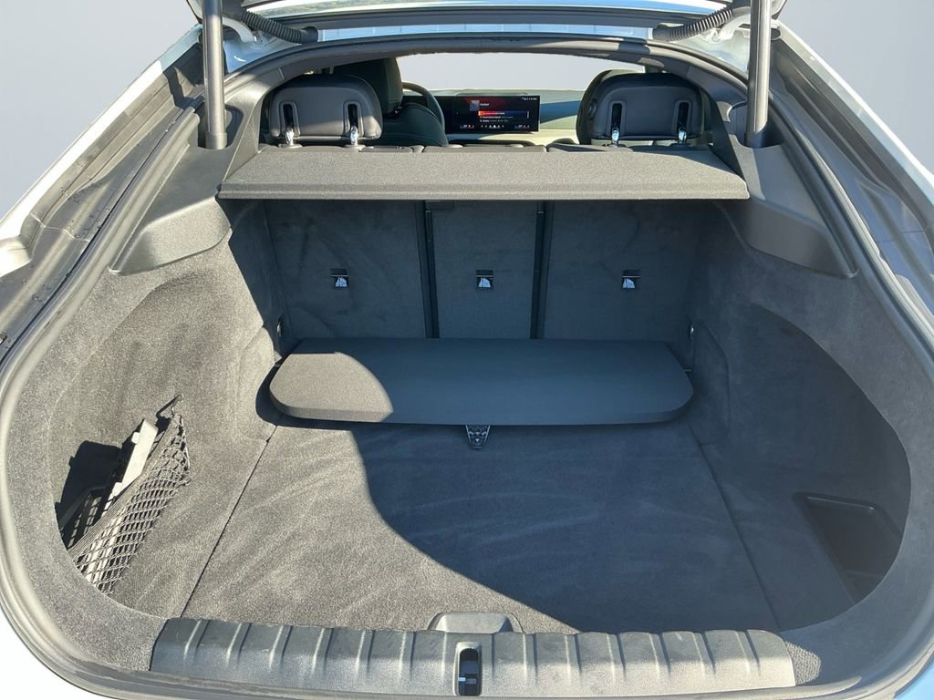 Used 2025 BMW i4 eDrive40 image 17