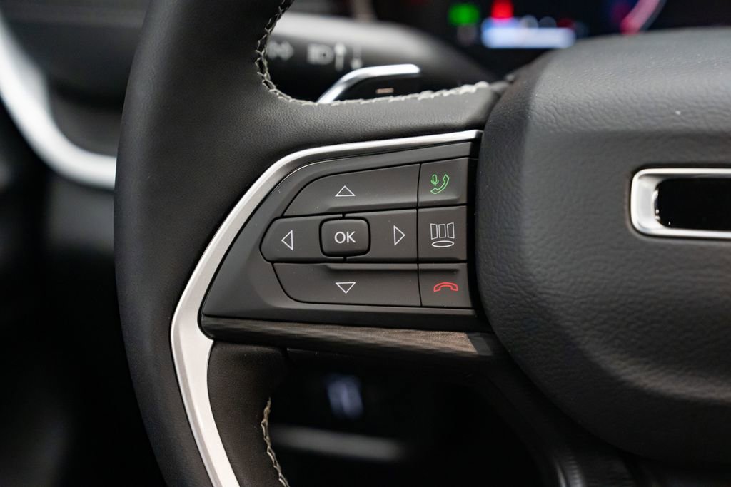 New 2025 Jeep Grand Cherokee Laredo X w/ Luxury Tech Group I image 16