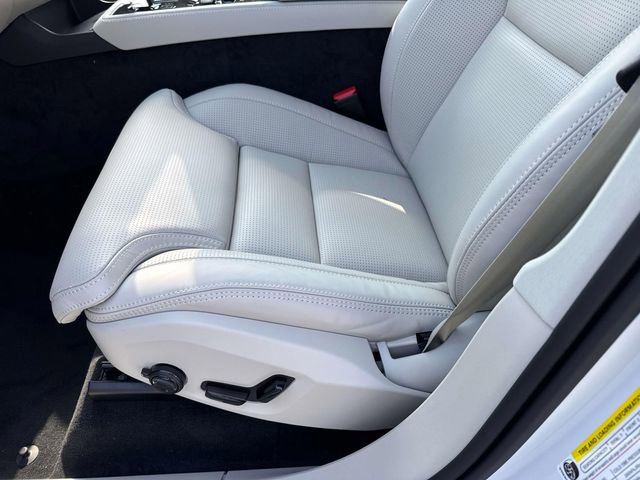 New 2026 Volvo XC90 B6 Ultra w/ Protection Package image 19
