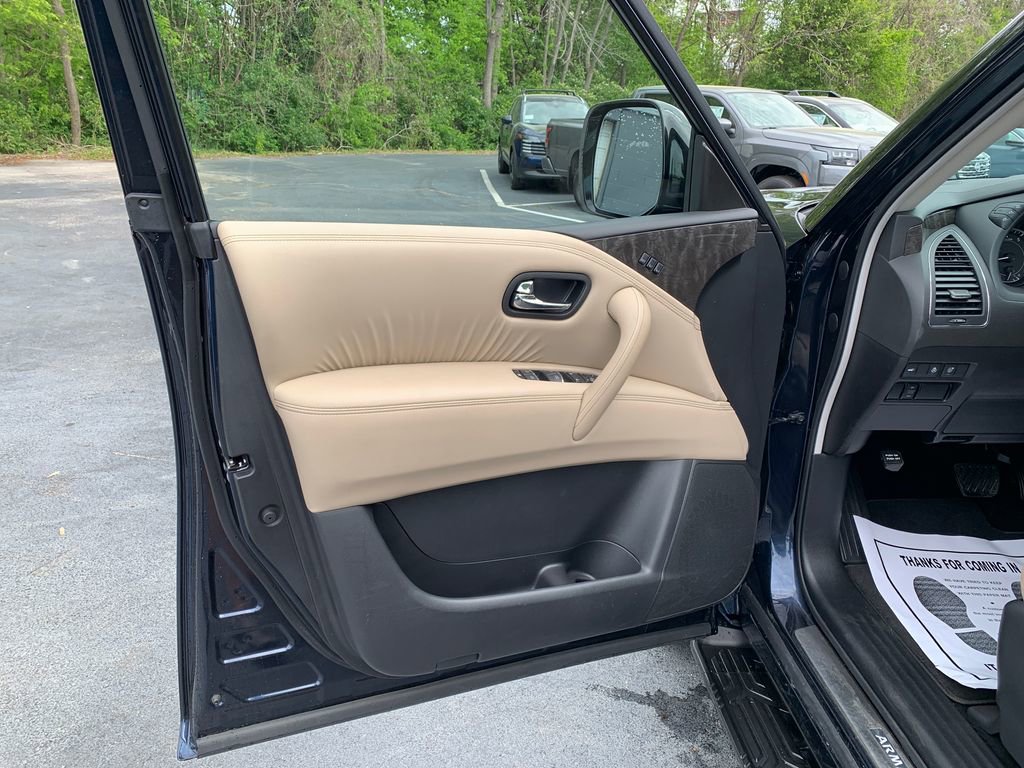 Used 2024 Nissan Armada Platinum w/ Captain's Chairs Package RWD image 11