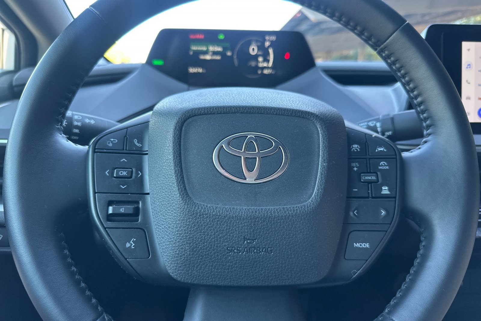 Certified 2025 Toyota Prius LE AWD/4WD image 26
