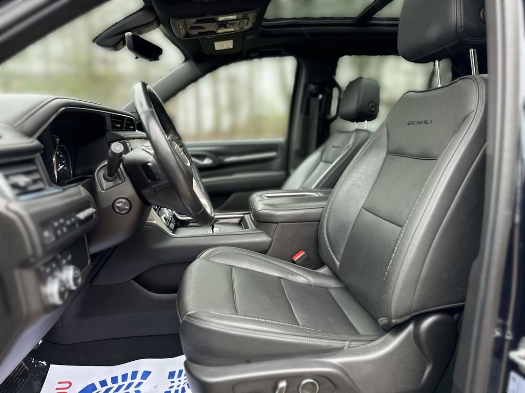 Used 2021 GMC Yukon Denali w/ Denali Premium Package image 13
