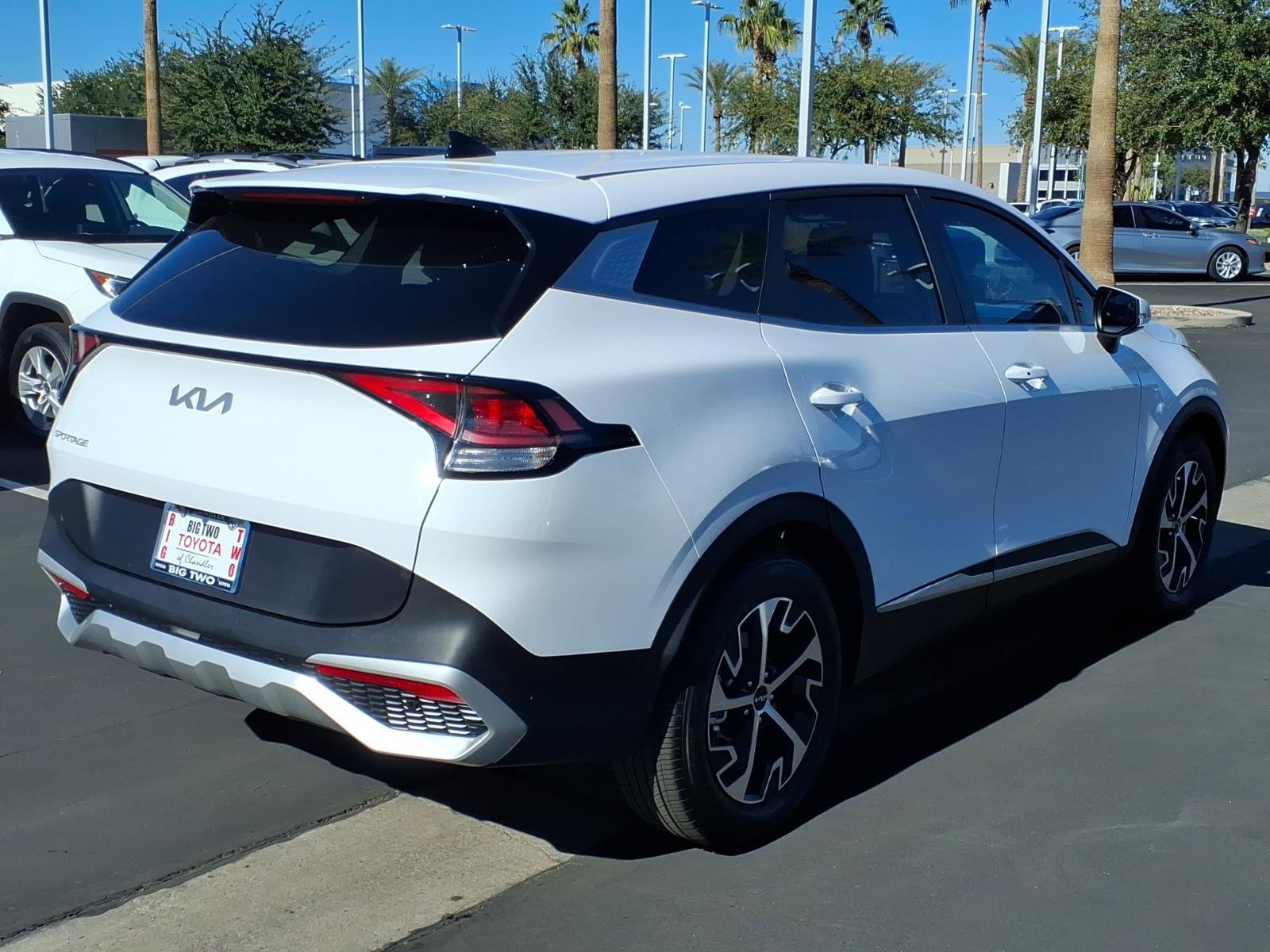 Used 2025 Kia Sportage EX image 6