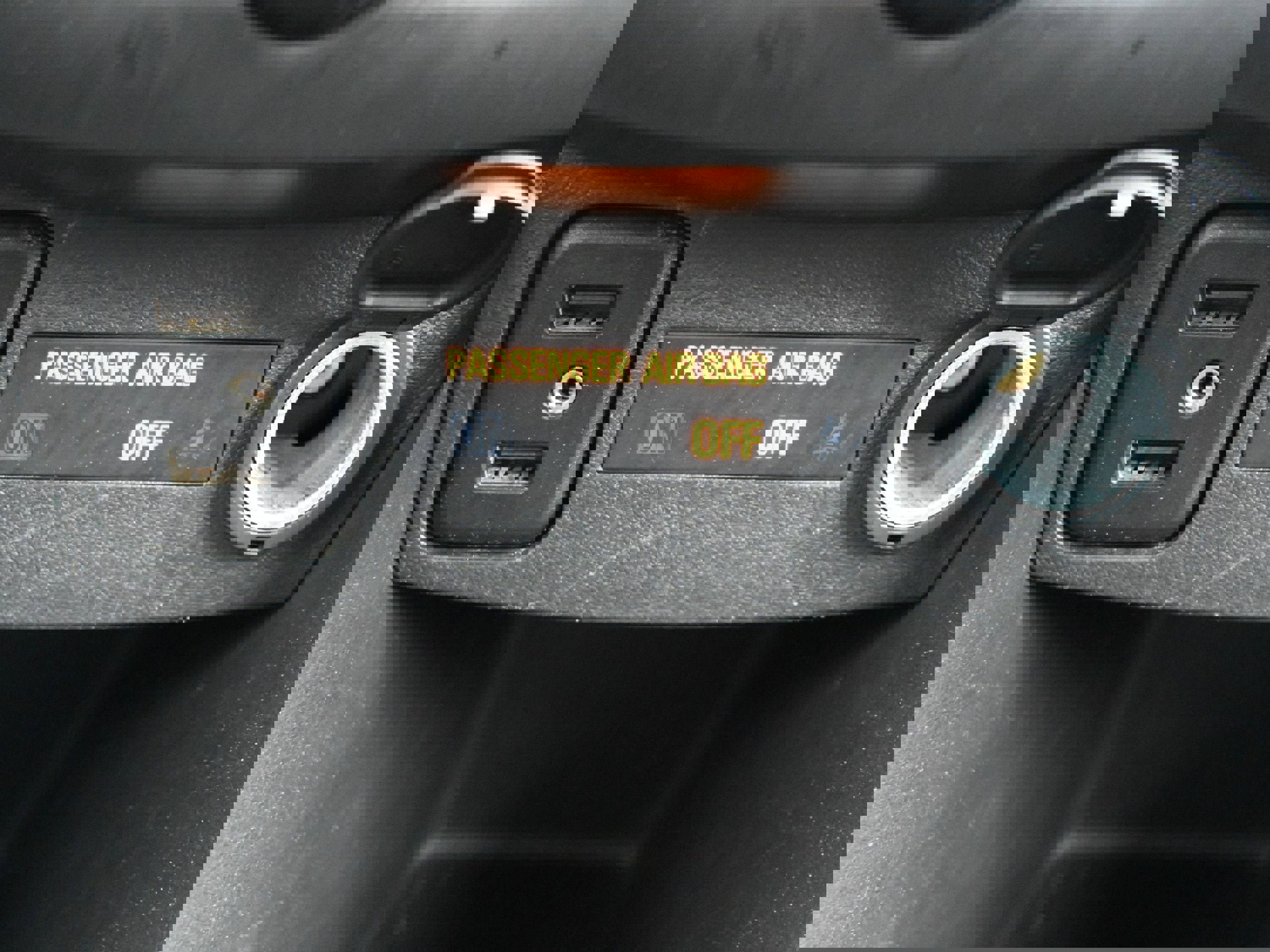 Certified 2022 Chevrolet Trax LT w/ LT Convenience Package image 16