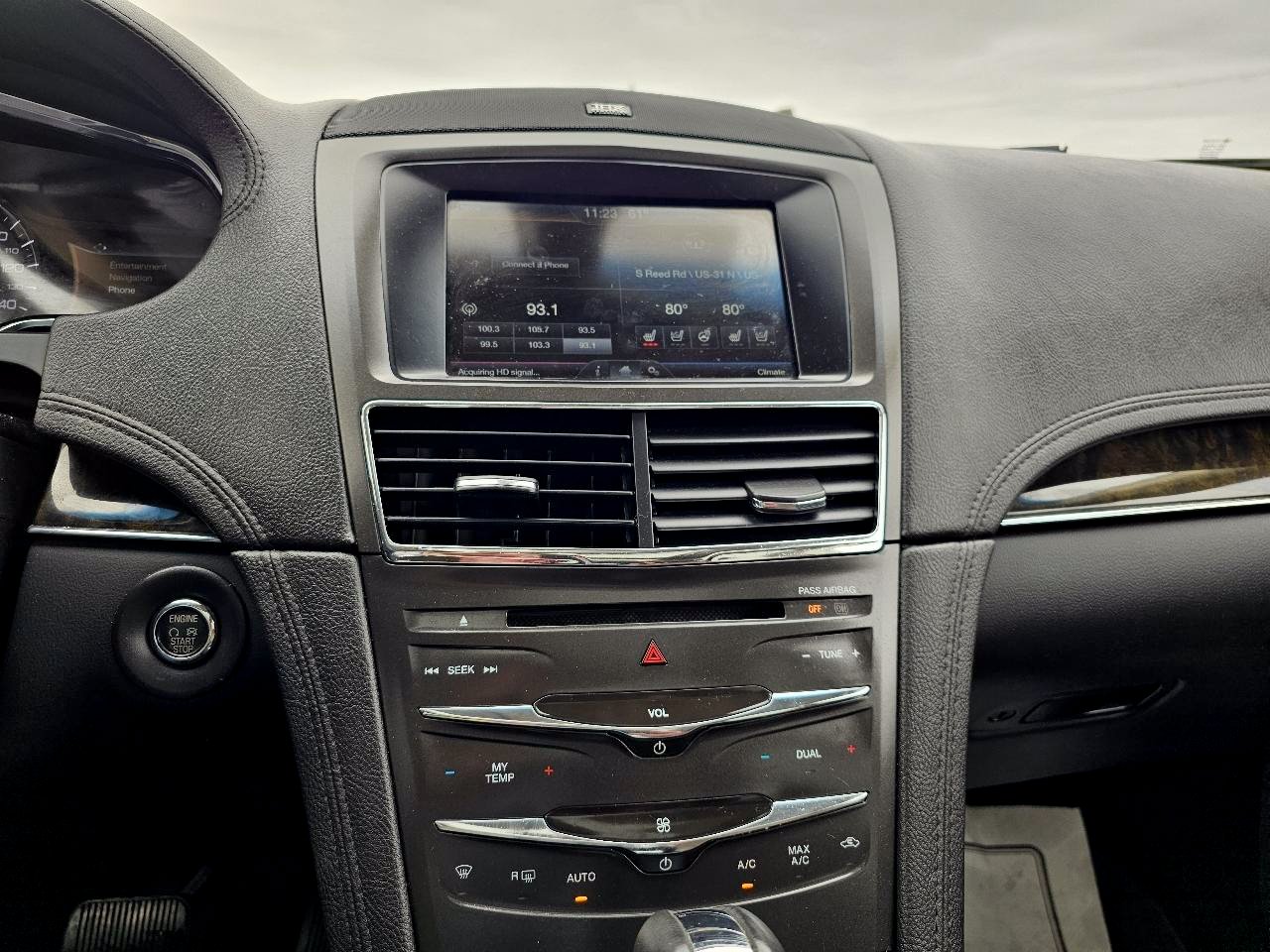 Used 2014 Lincoln MKT AWD image 18