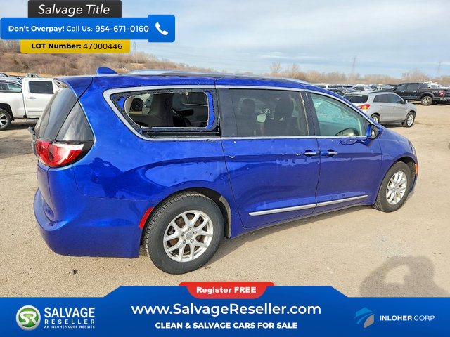 Used 2020 Chrysler Pacifica Touring-L FWD image 4