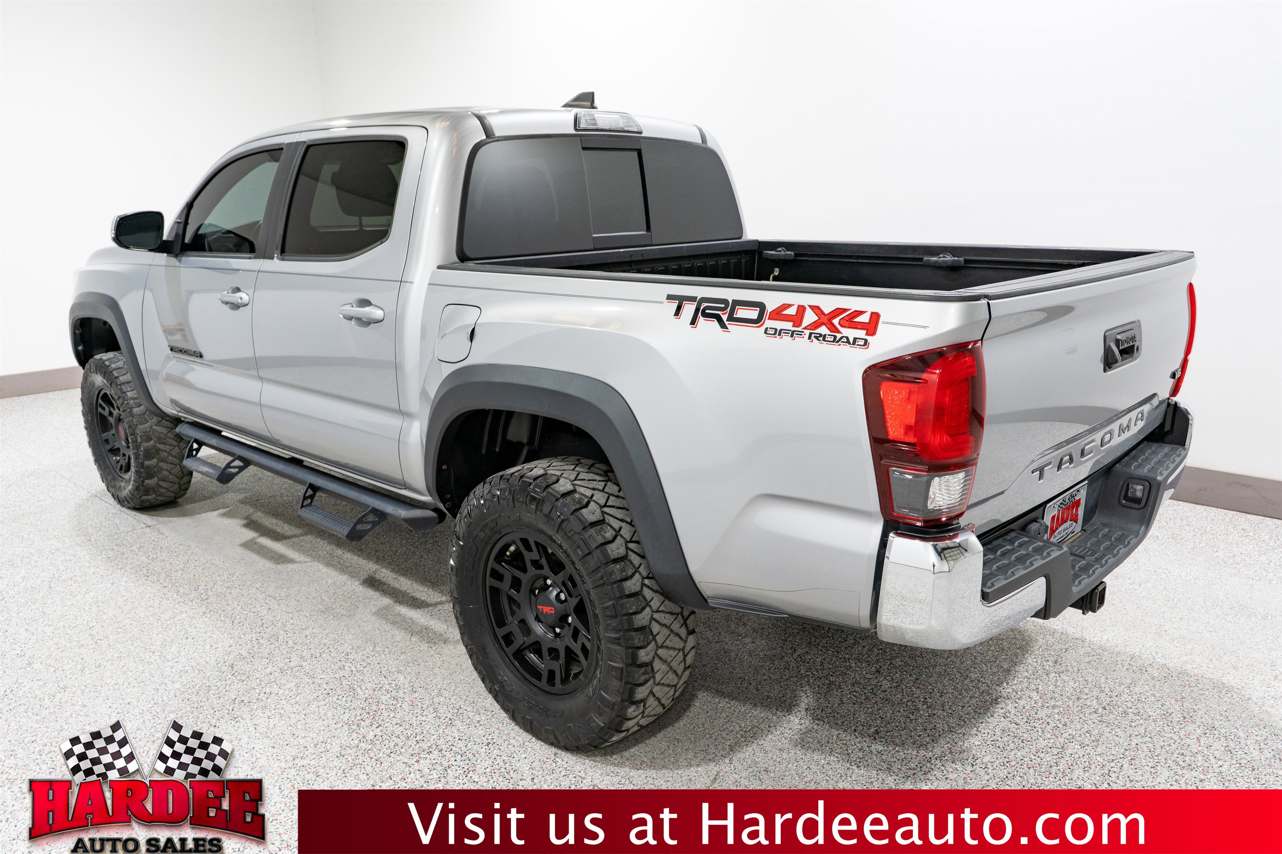 Used 2018 Toyota Tacoma TRD Off-Road image 3
