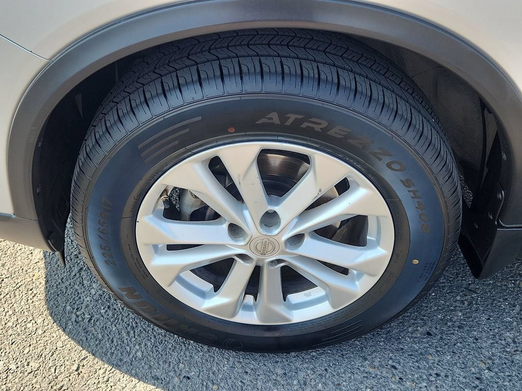 Used 2014 Nissan Rogue SV AWD/4WD image 6