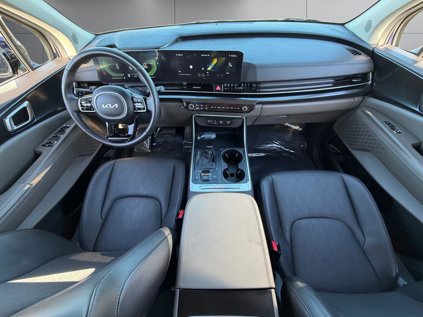 Used 2025 Kia Carnival image 12