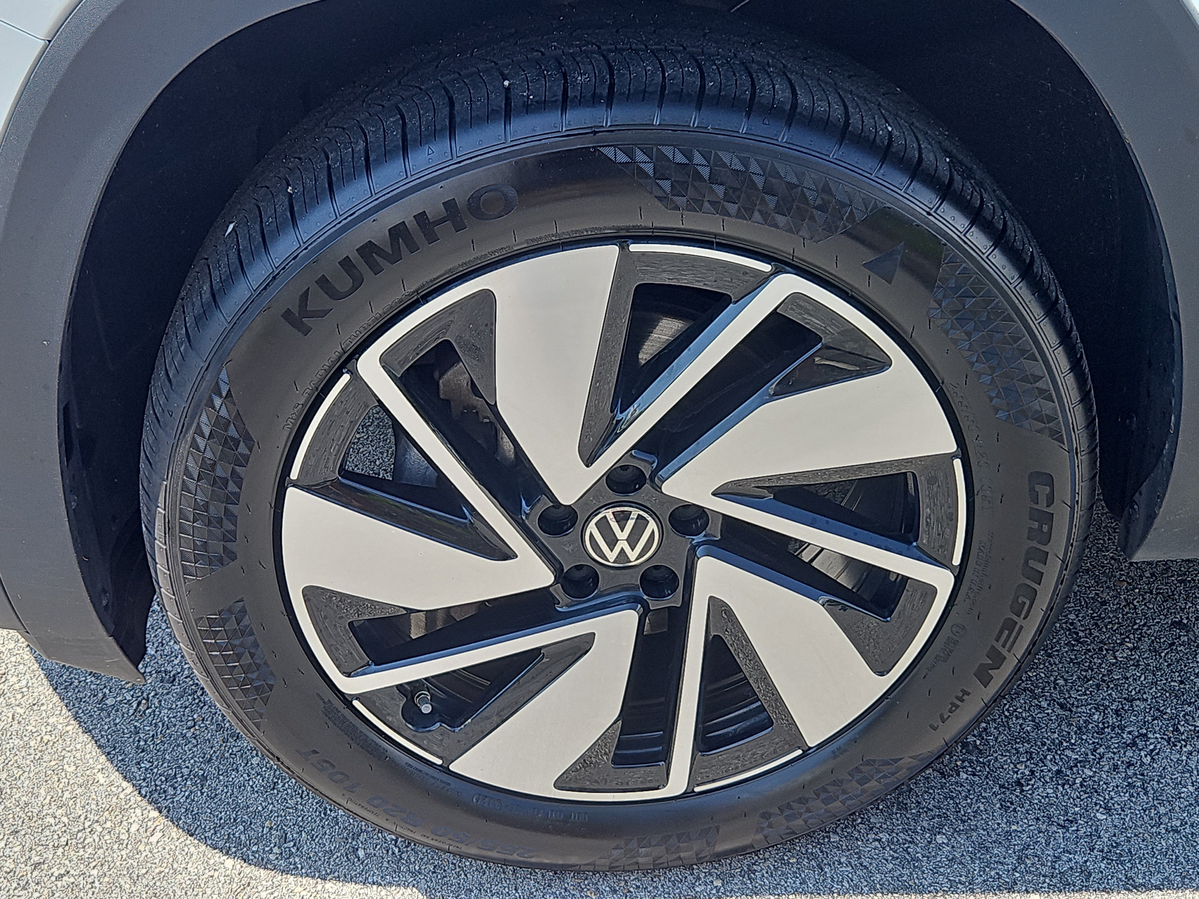 Used 2026 Volkswagen Atlas SE AWD/4WD image 4