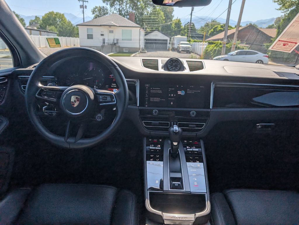 Used 2024 Porsche Macan AWD/4WD image 8