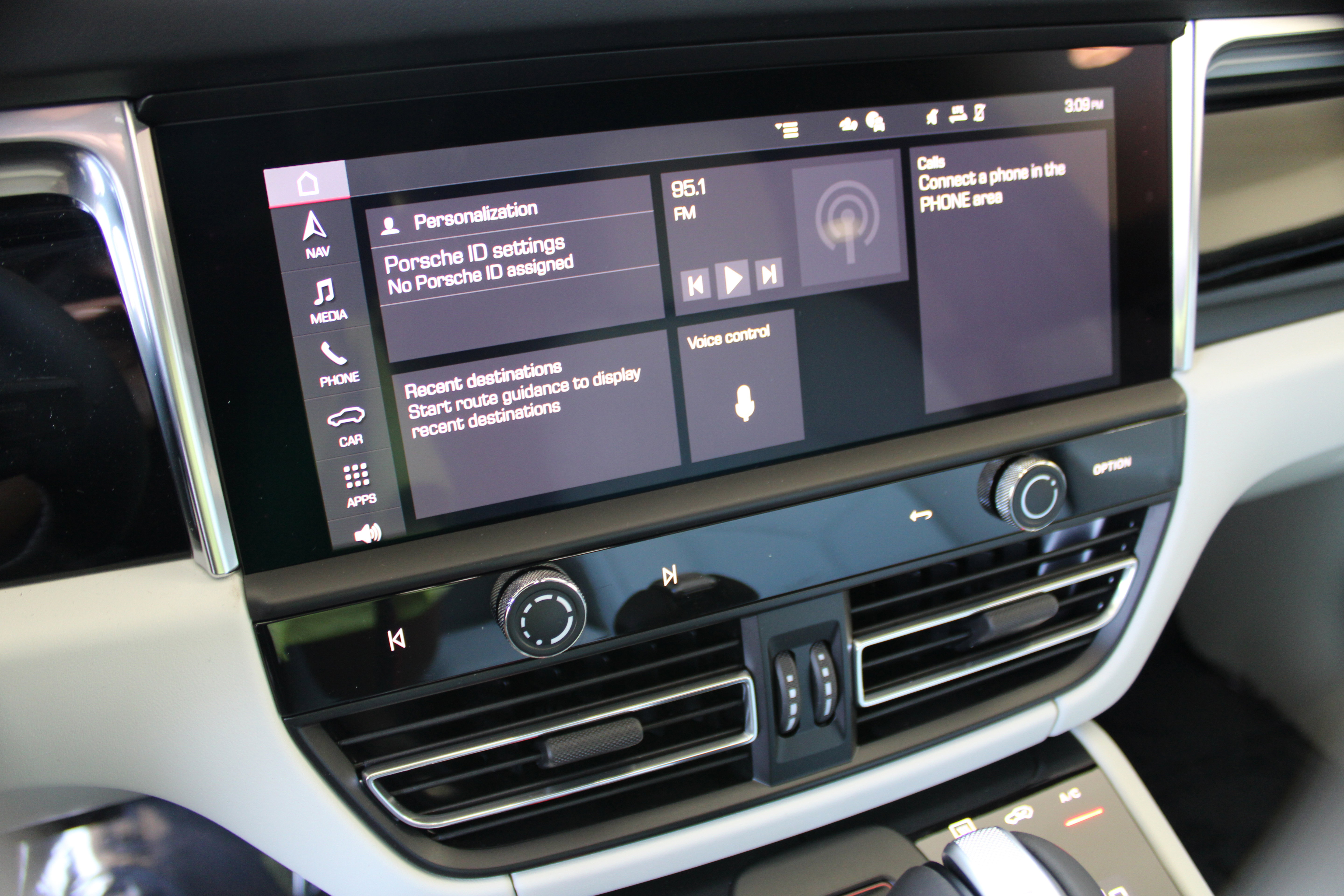 New 2026 Porsche Macan AWD/4WD image 22