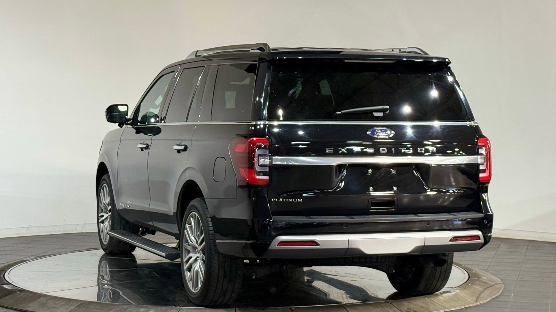 Used 2022 Ford Expedition Platinum image 6