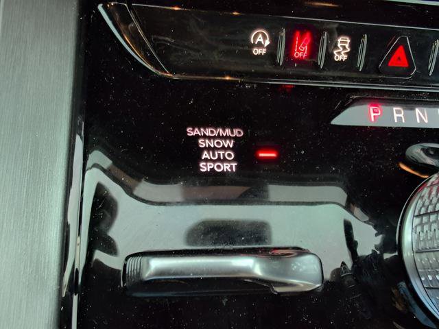 Used 2025 Jeep Wagoneer 4WD image 13