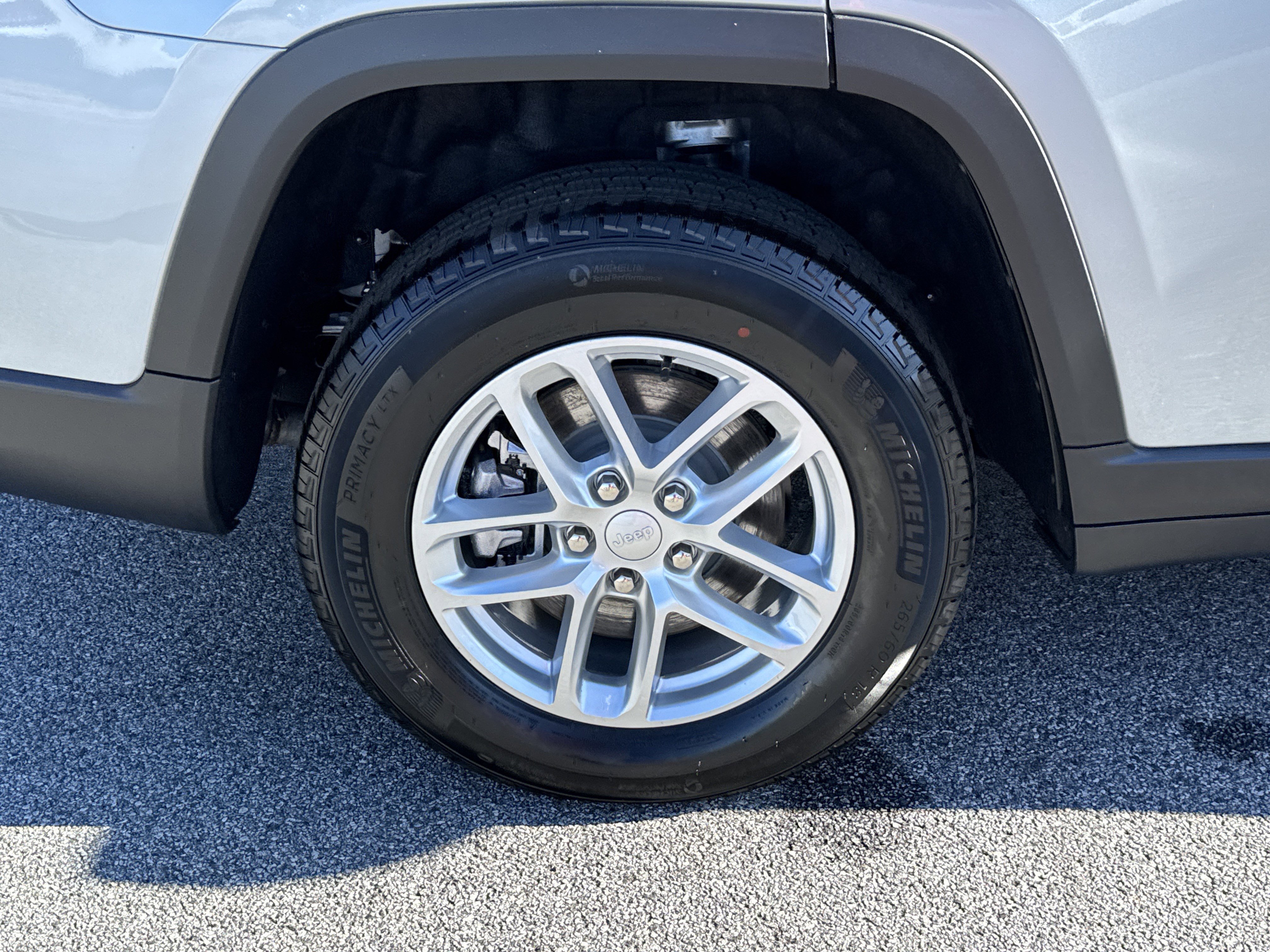 New 2025 Jeep Grand Cherokee L Laredo w/ Luxury Tech Group I image 12