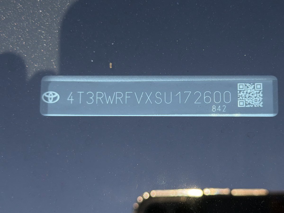 Used 2025 Toyota RAV4 XLE image 24