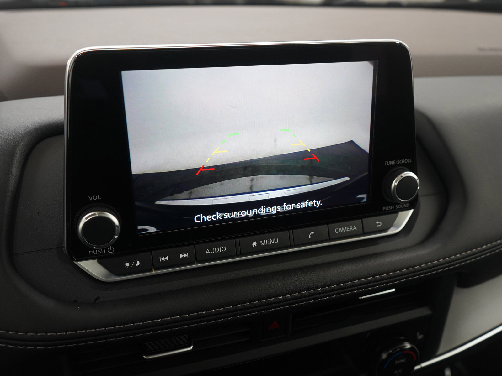 Used 2023 Nissan Rogue SV w/ SV Premium B Package image 30