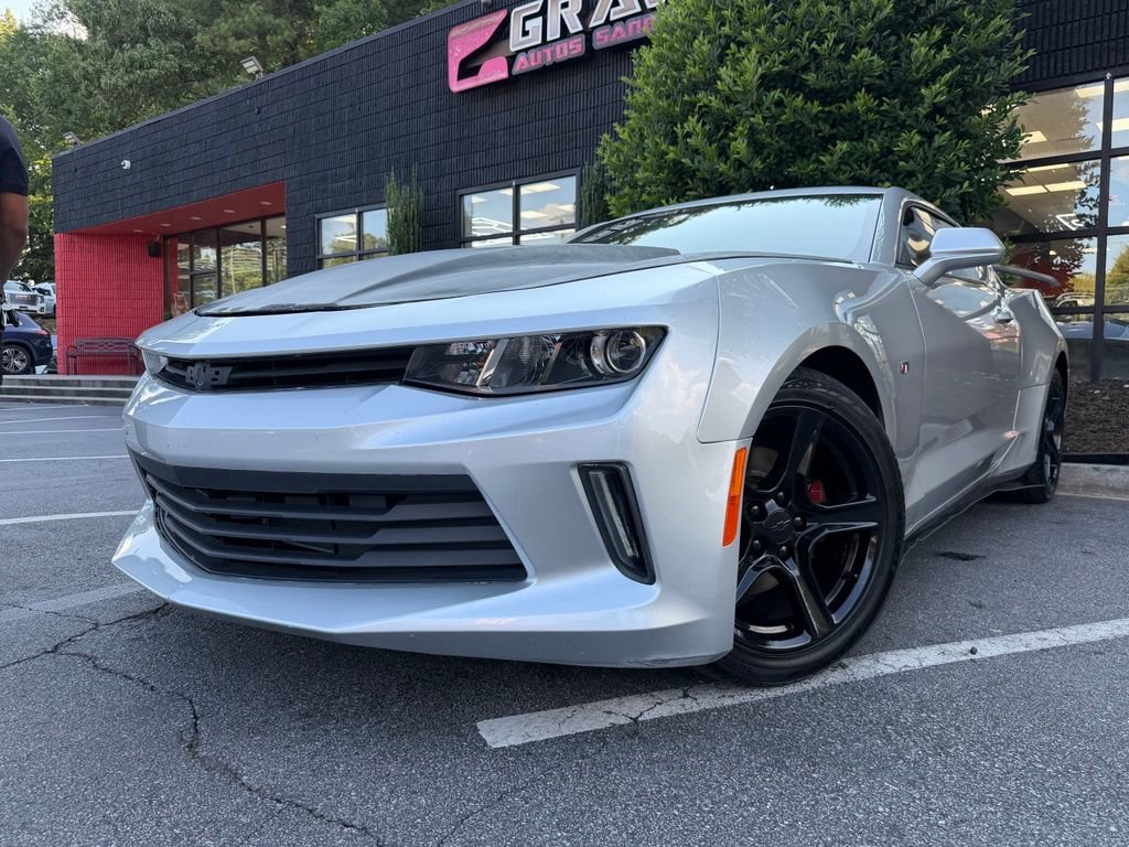 Used 2018 Chevrolet Camaro LT RWD image 2