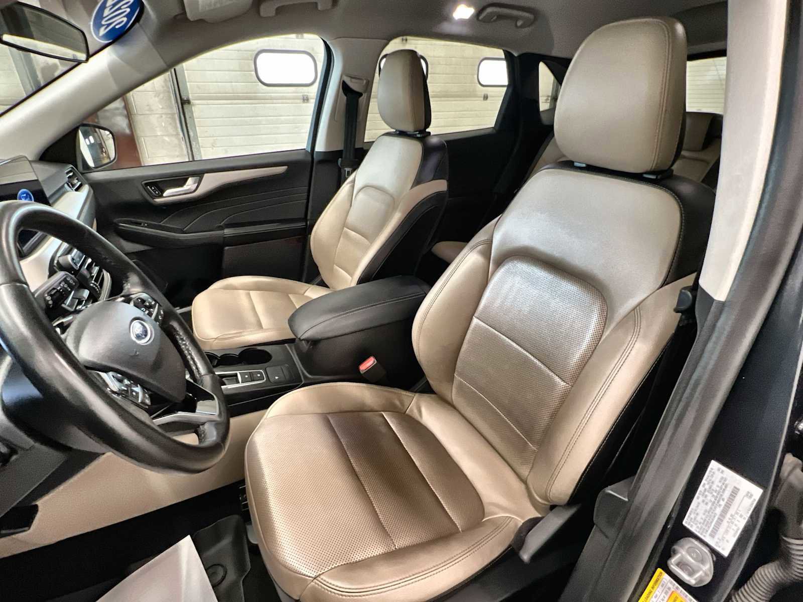 Used 2022 Ford Escape SEL w/ Technology Package image 13