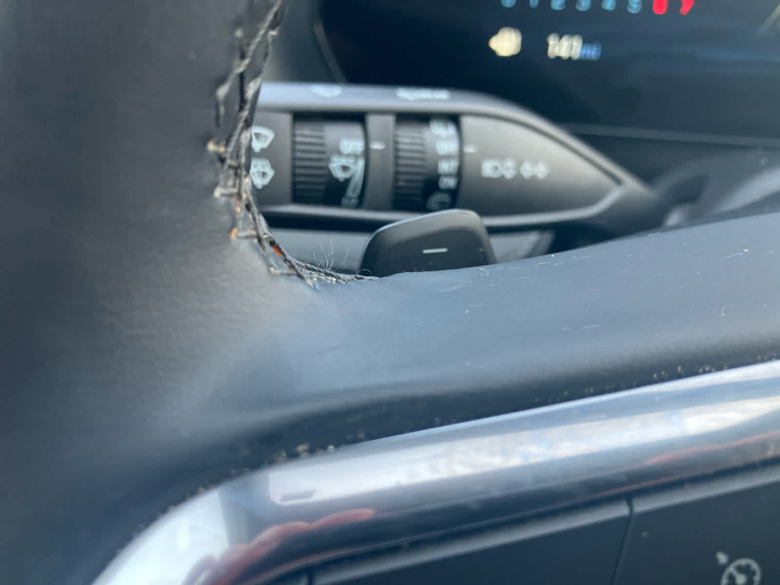 Used 2025 Chevrolet Equinox LT w/ Safety and Technology Package FWD image 18