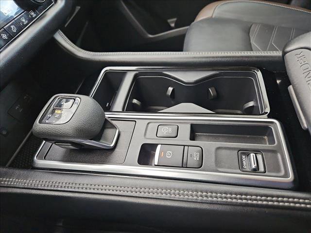 Used 2023 Nissan Pathfinder Platinum image 12