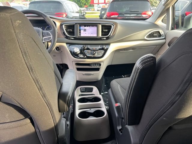 Used 2023 Chrysler Voyager LX FWD image 14