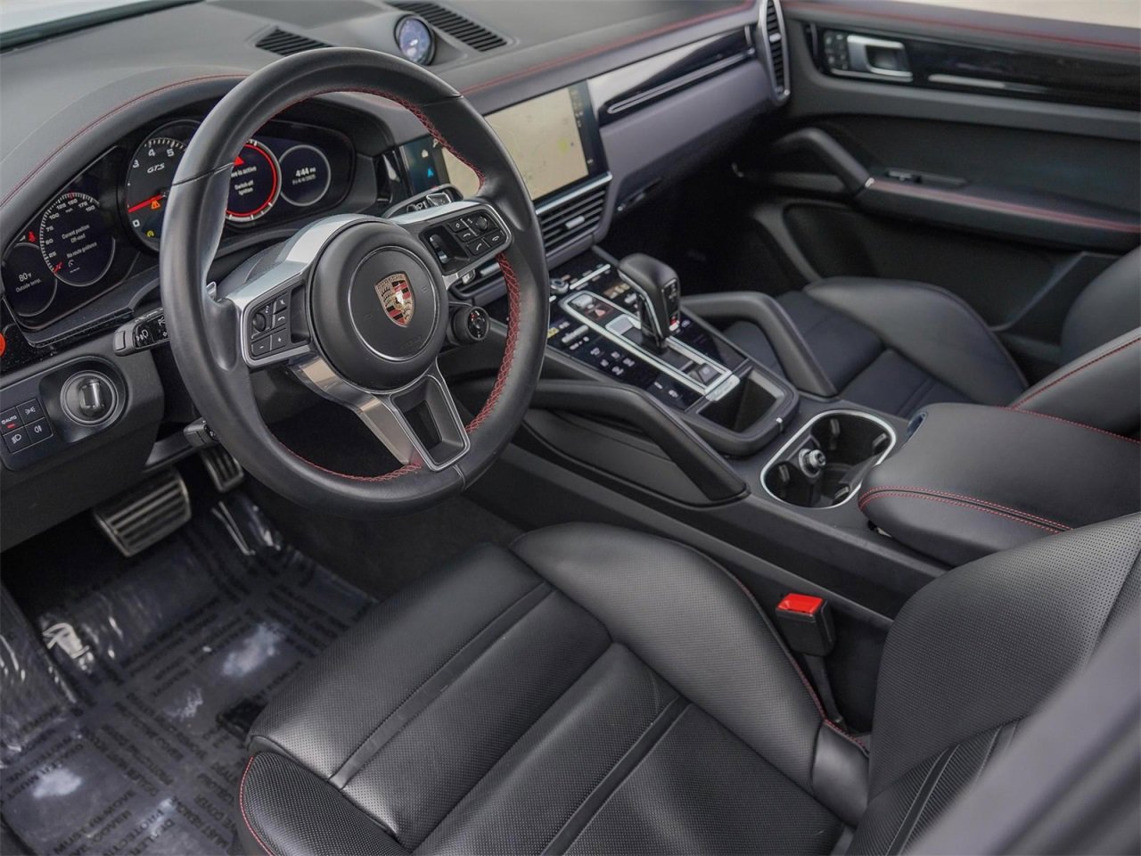 Certified 2023 Porsche Cayenne GTS image 4