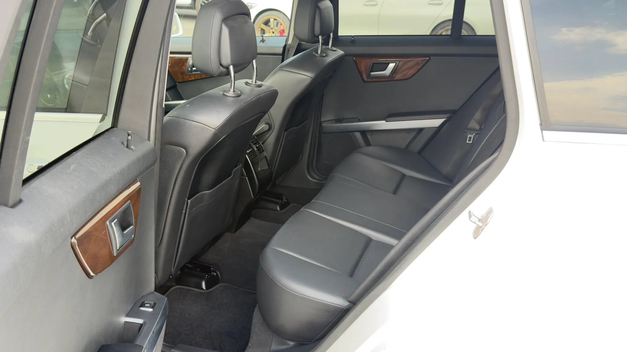 Used 2014 Mercedes-Benz GLK 250 BlueTEC 4MATIC image 11