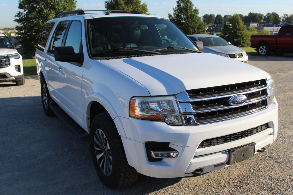 Used 2017 Ford Expedition XLT w/ Equipment Group 201A AWD/4WD image 8