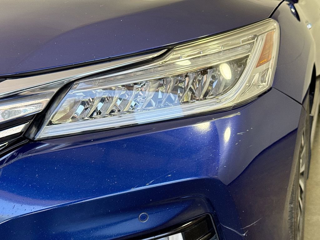 Used 2017 Honda Accord Touring image 40