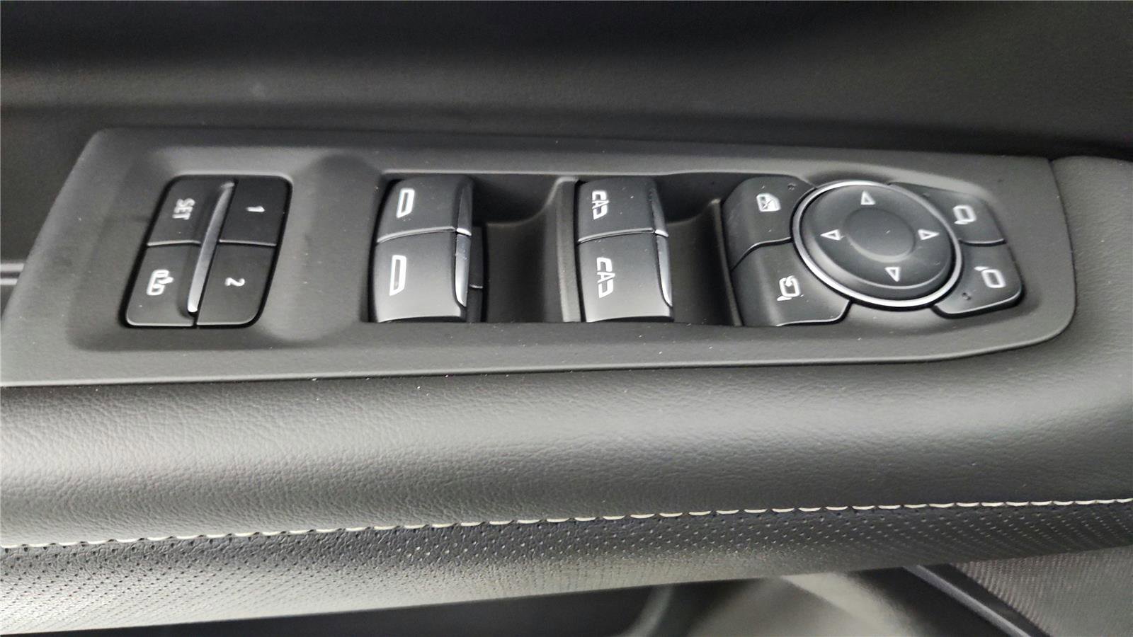 Used 2024 Chevrolet Tahoe Premier AWD/4WD image 26