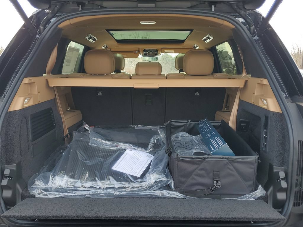 New 2026 Land Rover Range Rover Long Wheelbase SE AWD/4WD image 26