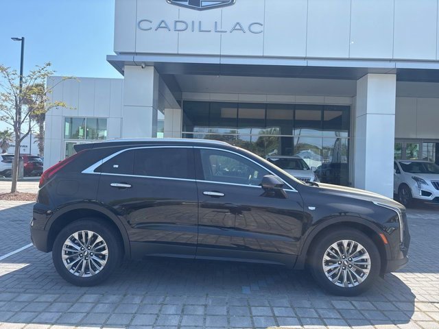 Certified 2025 Cadillac XT4 Premium Luxury image 3