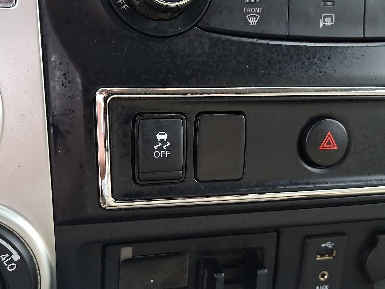 Used 2017 Nissan Titan XD AWD/4WD image 26