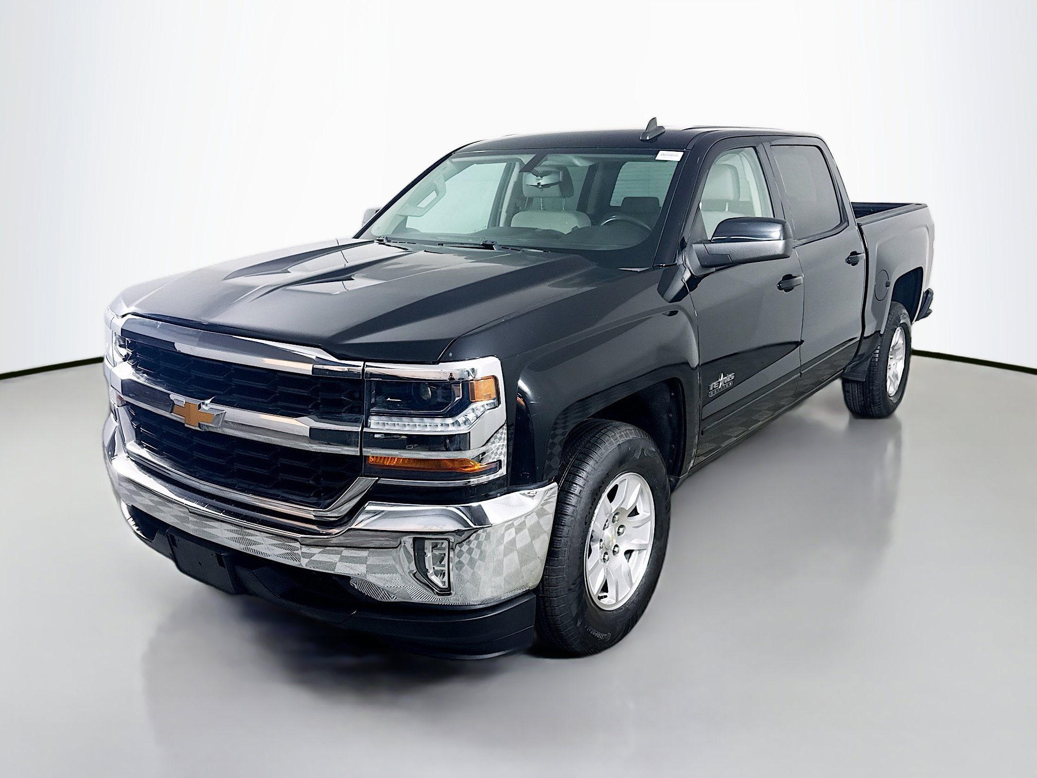 Used 2018 Chevrolet Silverado 1500 LT w/ Texas Edition image 4