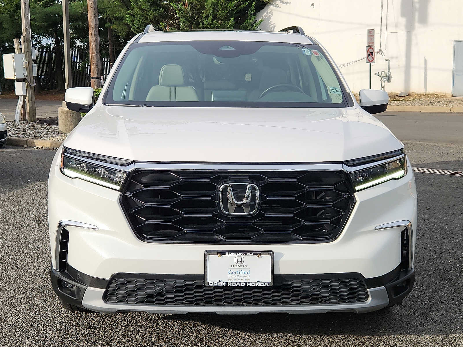 Certified 2023 Honda Pilot Touring image 2