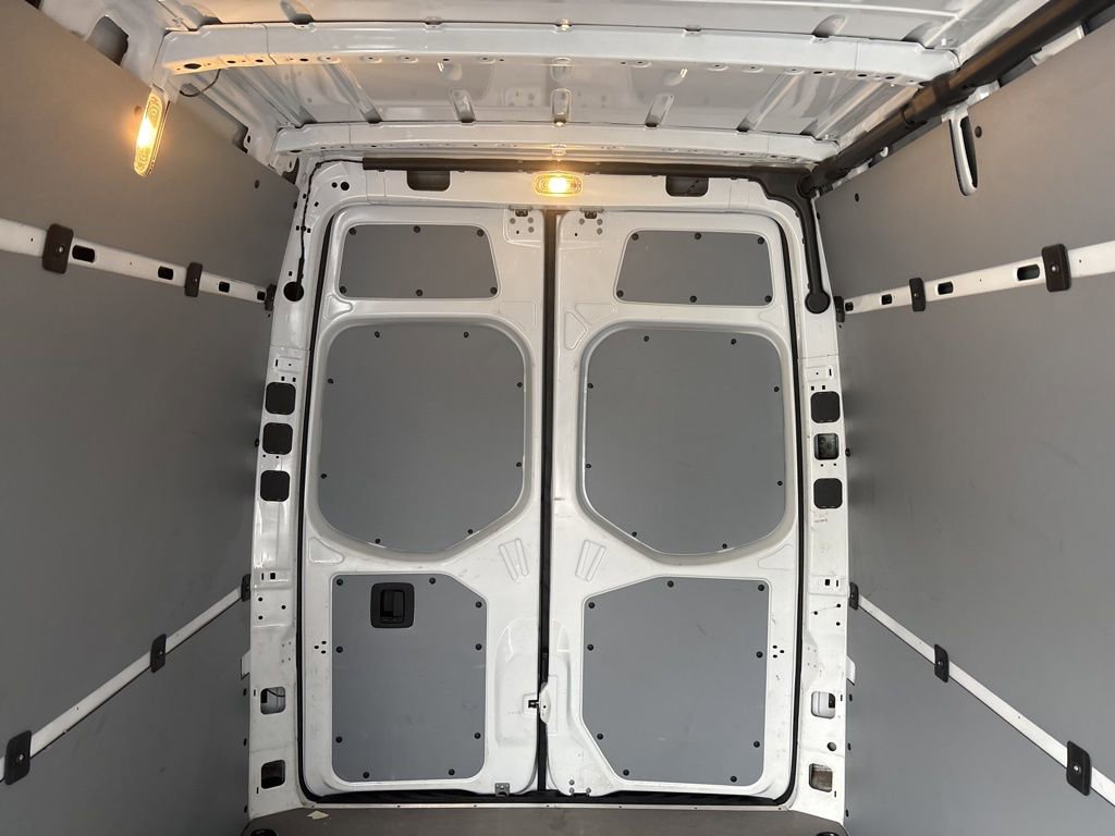 Used 2024 Mercedes-Benz Sprinter 2500 image 17