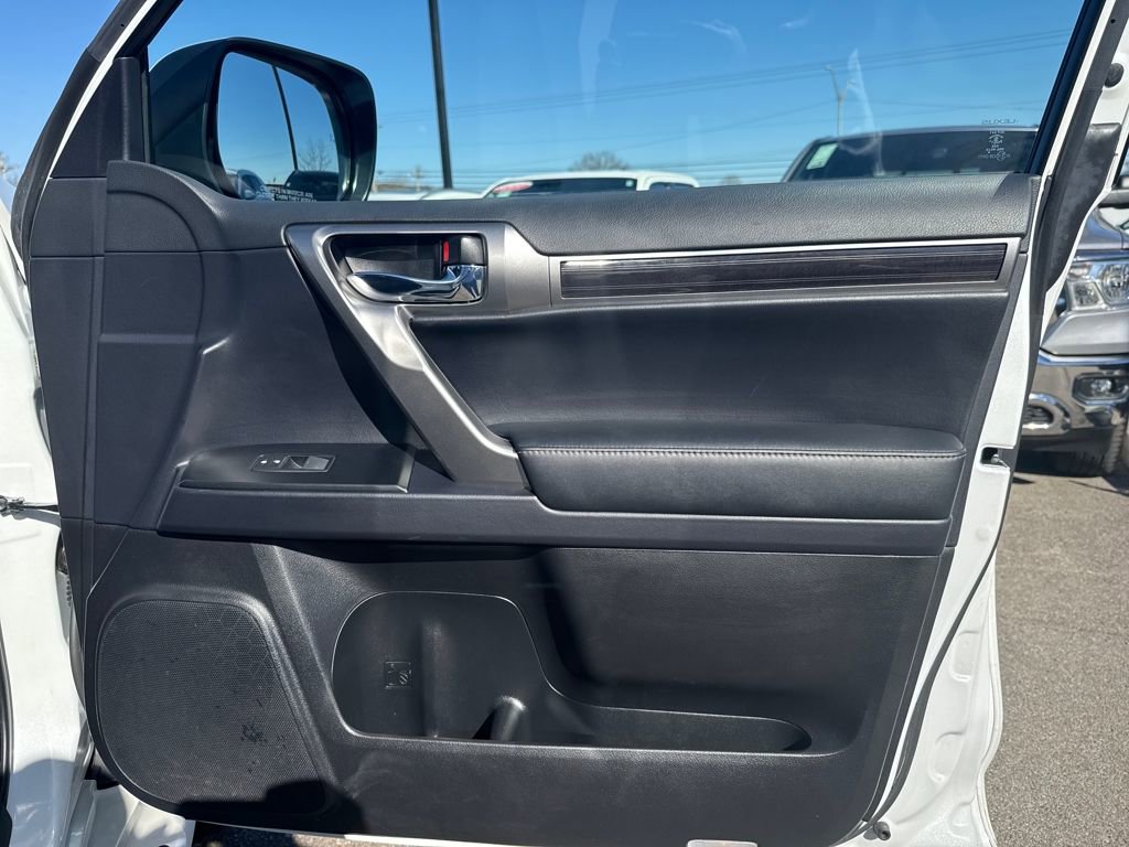 Used 2023 Lexus GX 460 Premium w/ Premium Package image 41