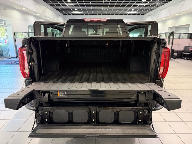 Used 2023 GMC Sierra 1500 Denali w/ Denali Reserve Package AWD/4WD image 11