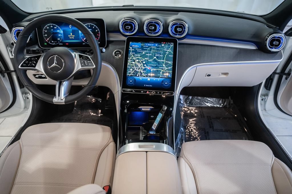 Used 2025 Mercedes-Benz C 300 4MATIC Sedan image 25