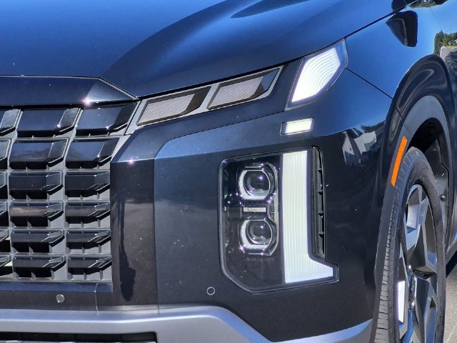 Used 2023 Hyundai Palisade Limited AWD/4WD image 17