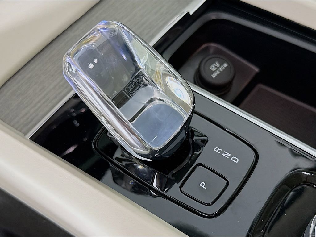 Certified 2023 Volvo XC60 B5 Ultimate FWD image 17