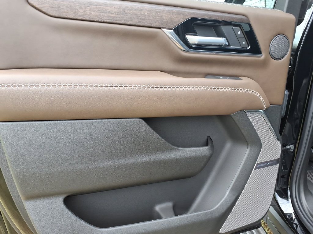 New 2026 GMC Yukon XL Denali Ultimate AWD/4WD image 18