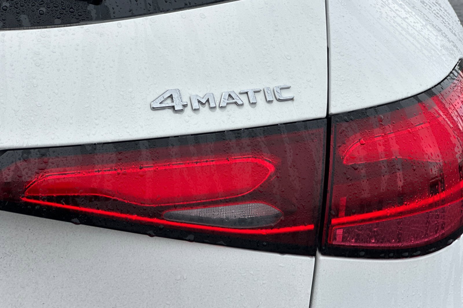 Used 2025 Mercedes-Benz GLC 300 4MATIC image 50