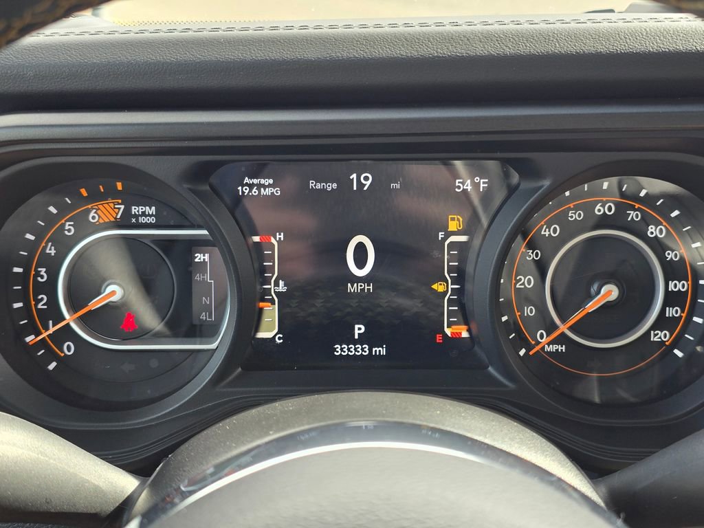 Used 2024 Jeep Wrangler Sahara image 25